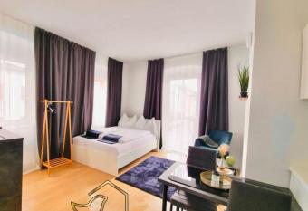 Bird Home Room 10 has Balcony rooms