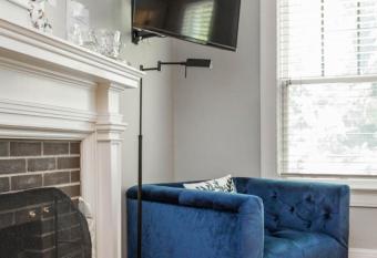 William Rockhill Nelson at Southmoreland on the Plaza allows 18 year olds to book a room