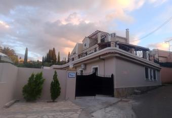 Stathis house ahillion has Balcony rooms