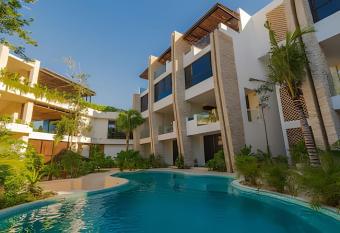 Intimate apartment with great view    Moots 301 B has rooms with a private hot tub