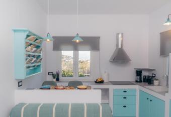 Iviskos Lux allows 18 year olds to book a room