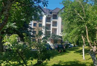   arm studio 301 allows 18 year olds to book a room