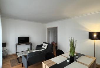 Appartement T5 standing 104m2 has Balcony rooms