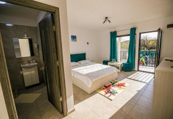 complex turistic N&S has Balcony rooms