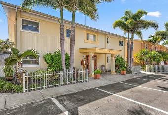 Dockside Villas Unit A has Balcony rooms