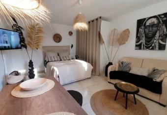 Superbe studio Ethnique has Balcony rooms