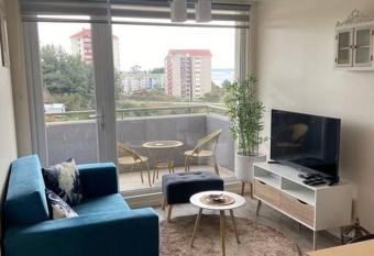 Departamento a minutos del centro de Puerto Montt has Balcony rooms