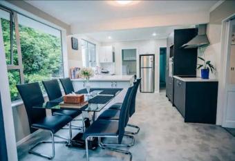 Warm, tidy , quiet vacation home has Balcony rooms