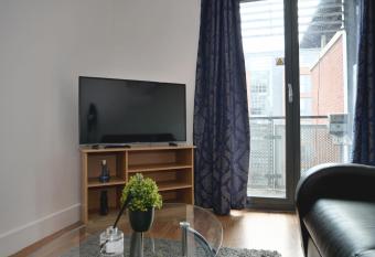 Arcadian Centre - Deluxe 2 Bed - Balcony - Parking - Bullring has Balcony rooms