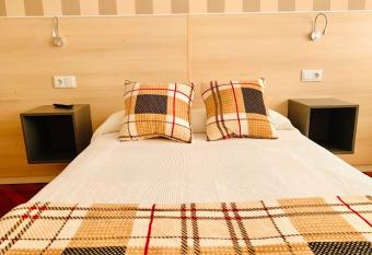 Family & Groups Space, Santiago Center - No Kitchen allows 18 year olds to book a room