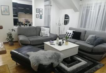 Apartman Atina has Balcony rooms