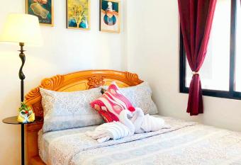 Retreat to a Stylish Flat w/ Balcony + Garden View has Balcony rooms