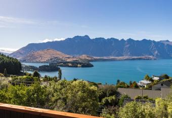 Fernhill Stunning View Retreat has Balcony rooms