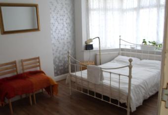 Heaven Queen Bedroom allows 18 year olds to book a room