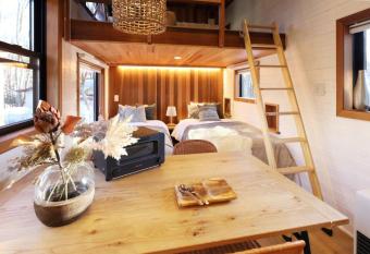                                                                                           Tiny Cabin TATEGU#02 has Balcony rooms