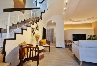 Casablanca Holiday Home with BBQ Pit allows 18 year olds to book a room