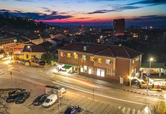                -                                         has Balcony rooms