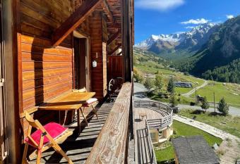 La Bianca * * cosy et chaleureux has Balcony rooms