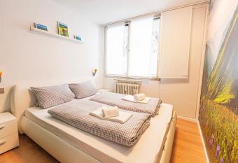 Weidegl  ck-Zentral-Dampfdusche has Balcony rooms