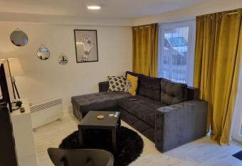 Bowler Hat Apartment Belgrade has Balcony rooms