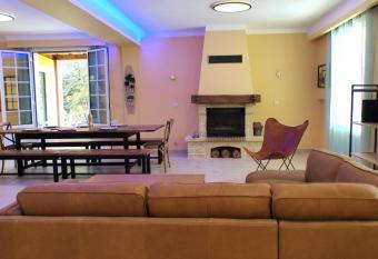 Bright house with garden and private pool has Balcony rooms