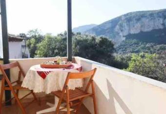     Nicolas traditional house    has Balcony rooms