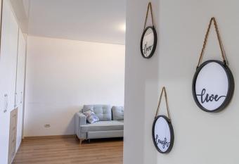 Sunset View Apartment has Balcony rooms