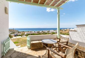 Anemologio 102 Tinos has Balcony rooms
