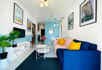 Sea&CityView 2-bedroom Fully Furnished Apartment Forest City #freeWIFI has Balcony rooms