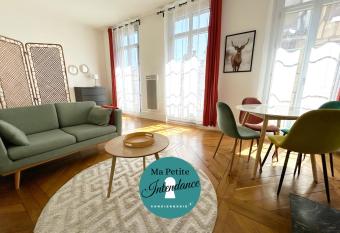 EMMA - Centre Historique allows 18 year olds to book a room