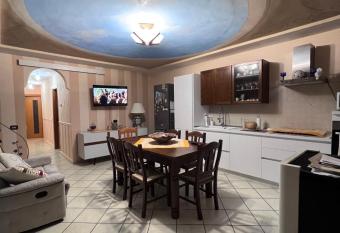 Casa Sof   allows 18 year olds to book a room