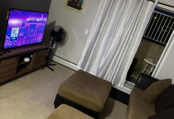 Lovely 1 bedroom condo plus den allows 18 year olds to book a room