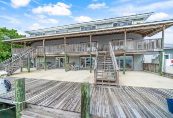 Sebastian Saltwater Lodge has Balcony rooms