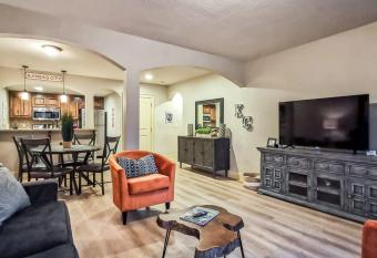 M45 Plaza 2BR 2BTH w Parking has Balcony rooms