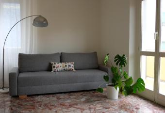 Casa Boccaccio 7 allows 18 year olds to book a room