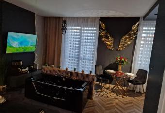 Apartament Pod Skrzyd  ami Aniola allows 18 year olds to book a room