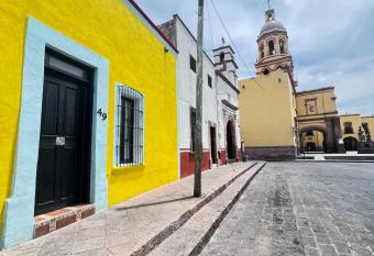 Hostal Luna 49 allows 18 year olds to book a room