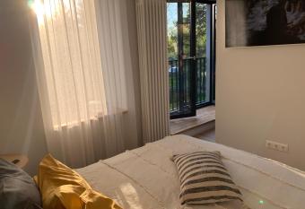 Seaside apartment Albatross, 16 allows 18 year olds to book a room