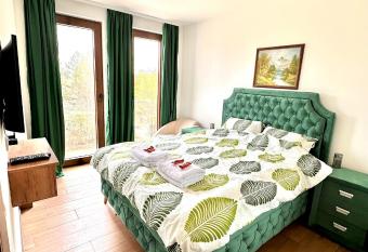 Lexi Borovi apartman has Balcony rooms