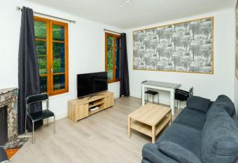 Bel appartement T1 allows 18 year olds to book a room