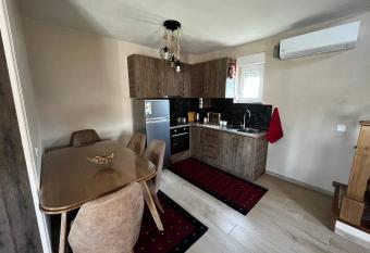 Villa Peisazhi has rooms with a private hot tub