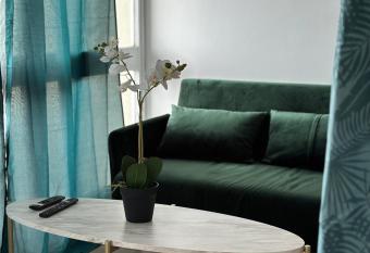 Studio cosy has Balcony rooms