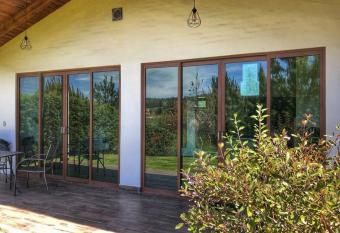 chalet 01 has rooms with a private hot tub