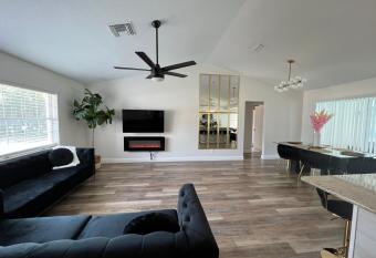 Beautiful home in Spring Hill Fl allows 18 year olds to book a room