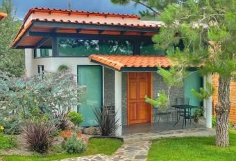 Chalet 08 has rooms with a private hot tub