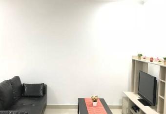 Good Location 2 Bedrooms Apartment at South Jakarta has rooms with a private hot tub