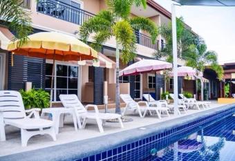 4 Palms Resort has Balcony rooms