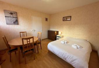 Fidis YourHostHelper allows 18 year olds to book a room