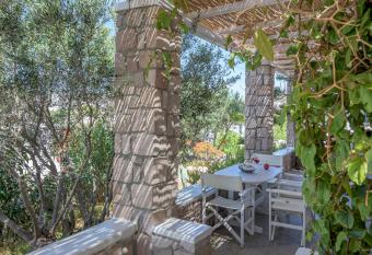 Happy Stay Apartment has Balcony rooms