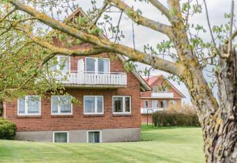 Straendhus has Balcony rooms